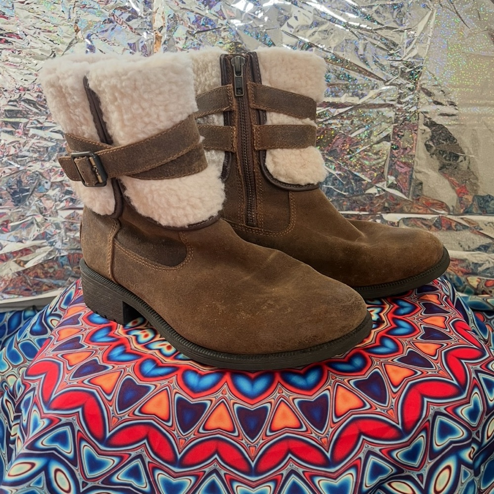 UGG Blayre Ill Chipmunk Waterproof Leather Fur Cuff Ankle Boots Women's
8, 39